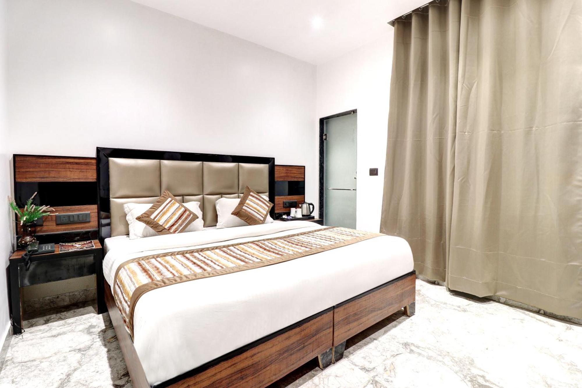 Hotel Emporio Dx - New Delhi Railway Station - Paharganj Eksteriør billede
