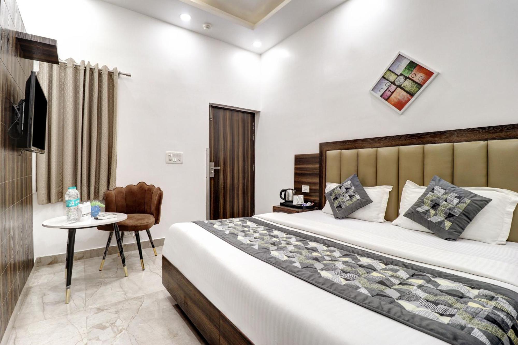 Hotel Emporio Dx - New Delhi Railway Station - Paharganj Eksteriør billede